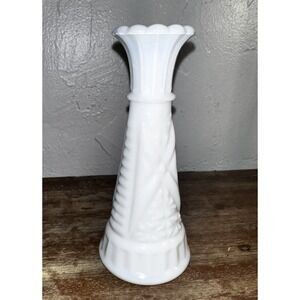 VINTAGE ANCHOR HOCKING MILK GLASS BUD VASE STARS AND BARS 6" Tall